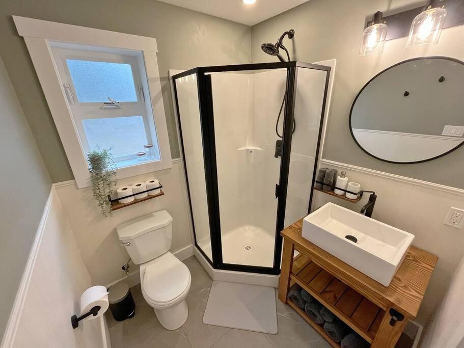Modern Studio With Soft Tub And Mountain Views - Ratcliffe Guest Suite Дънкан Екстериор снимка